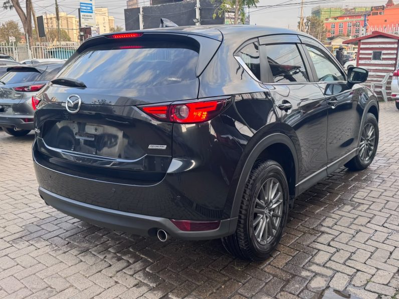 
								Mazda CX-5 full									