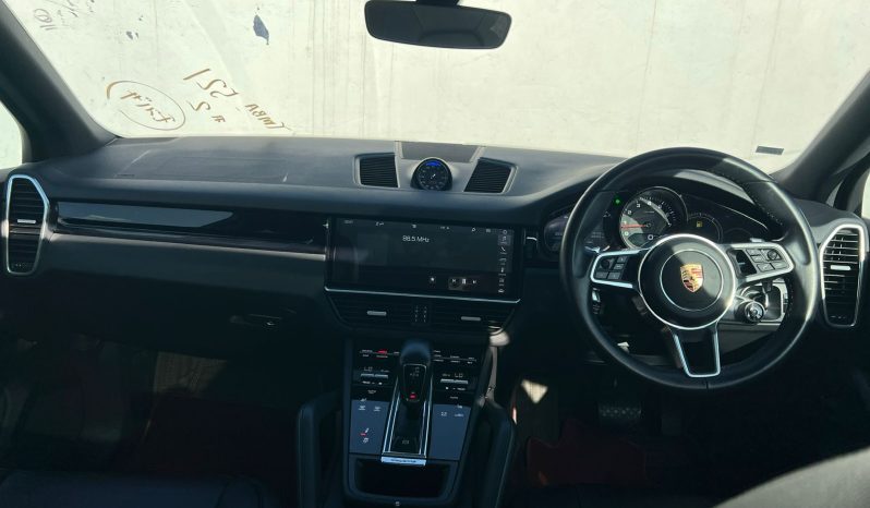 
								Porsche Cayenne full									
