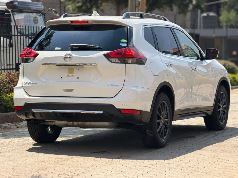 
								Nissan Xtrail full									