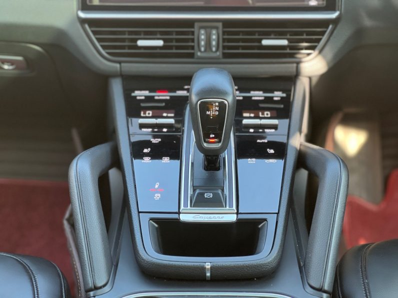 
								Porsche Cayenne full									