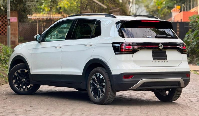 
								Volkswagen T-Cross full									