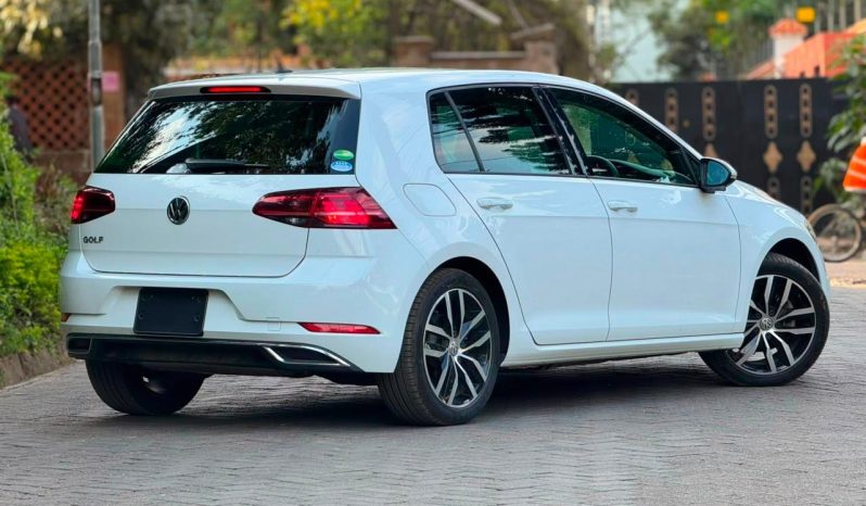 
								Volkswagen Golf full									