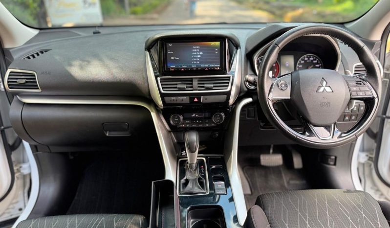 
								Mitsubishi Eclipse Cross full									