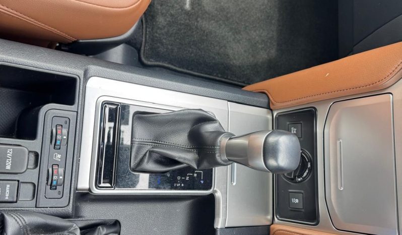 
								Toyota Land Cruiser Prado TXL full									