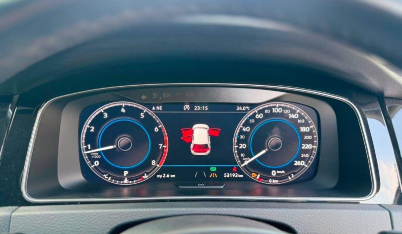 
								Volkswagen Golf full									
