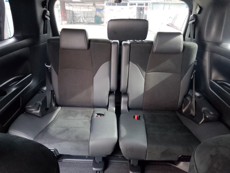 
								Toyota Alphard full									
