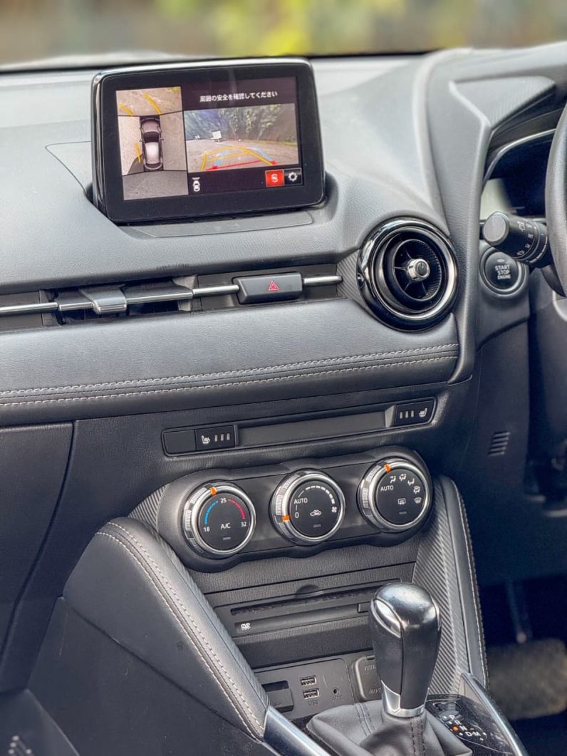 
								Mazda Demio full									