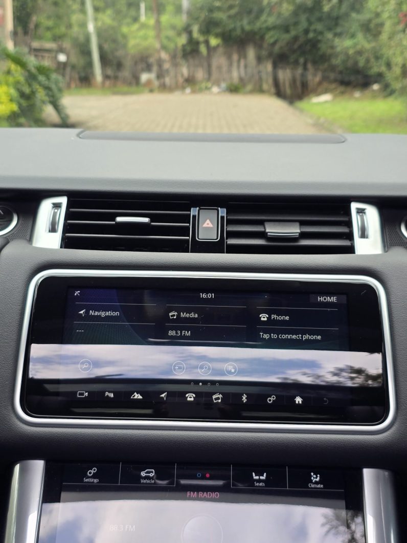 
								Range Rover Sport HSE full									