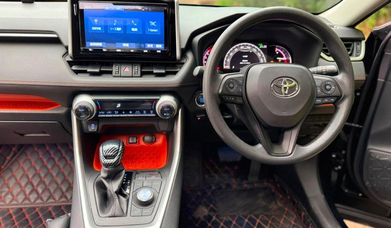 
								Toyota RAV4 full									