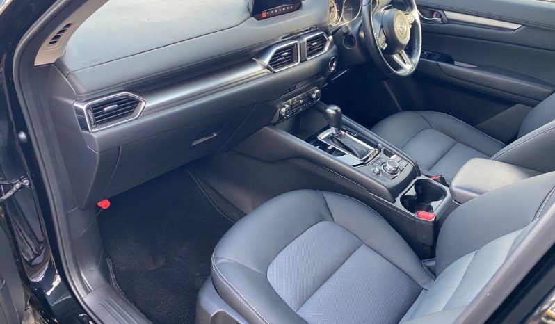 
								Mazda CX-5 full									
