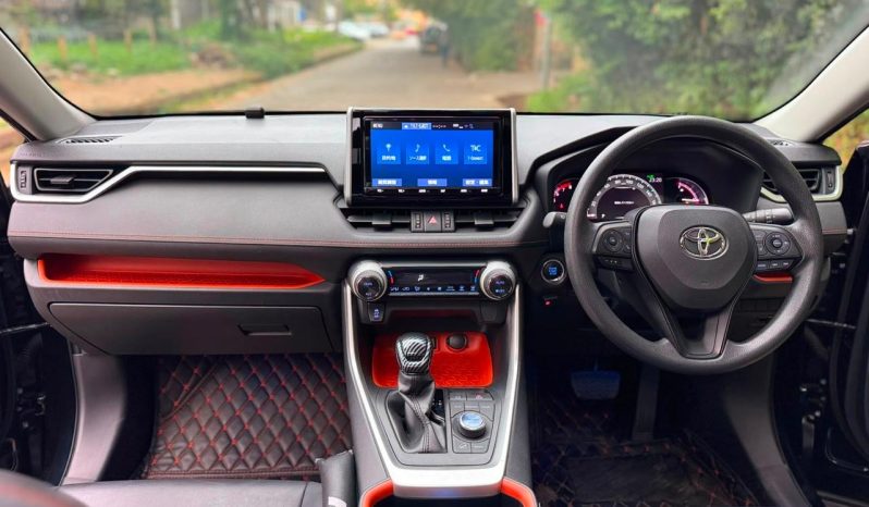 
								Toyota RAV4 full									