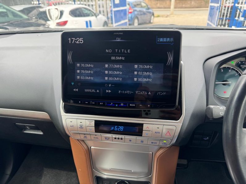 
								Toyota Land Cruiser Prado TXL full									