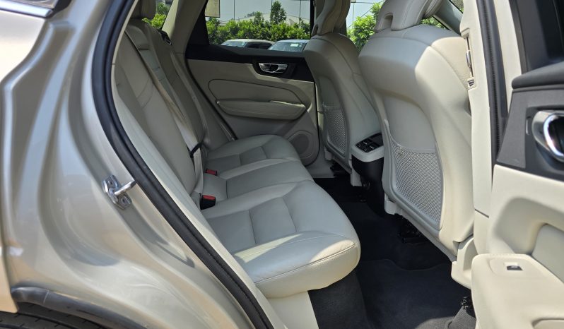 
								Volvo XC60 D4 full									