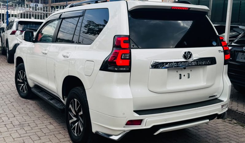 
								Toyota Land Cruiser Prado TXL full									