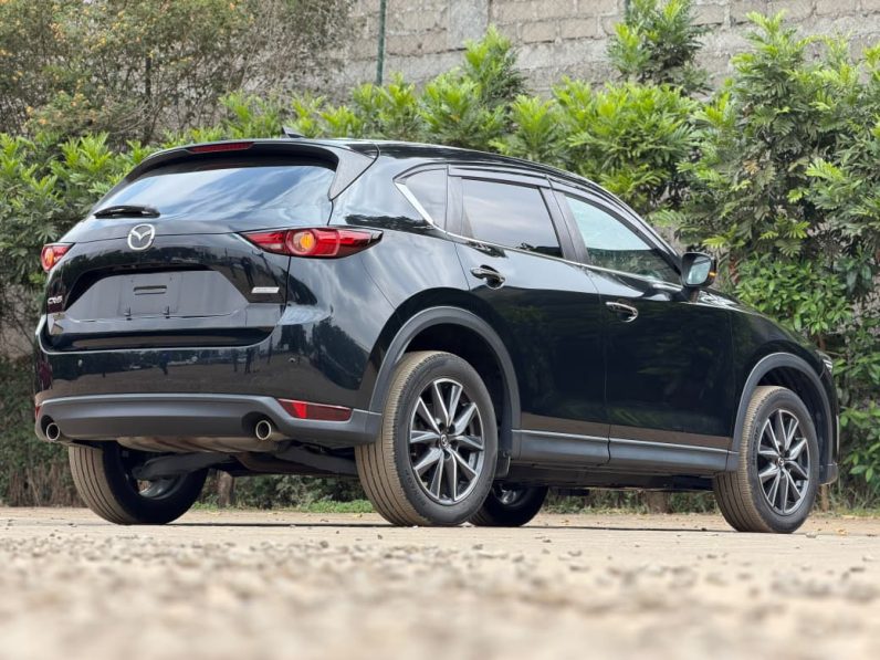 
								Mazda CX-5 full									