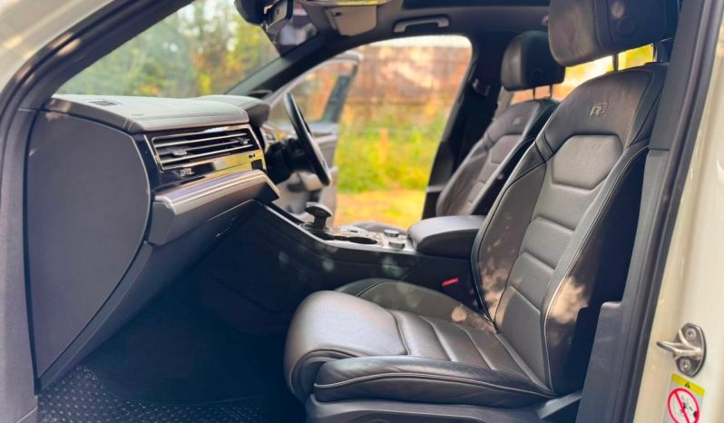 
								Volkswagen Touareg full									