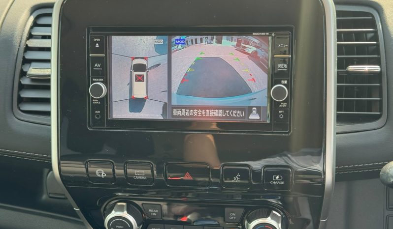 
								Nissan Serena full									
