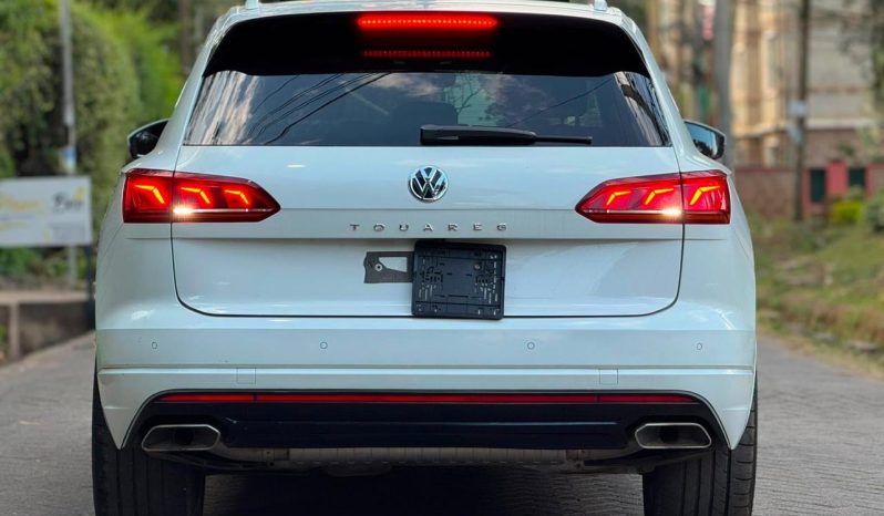 
								Volkswagen Touareg full									