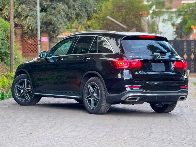 
								Mercedes Benz GLC220d full									