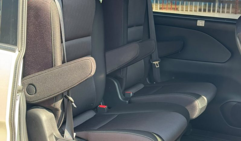 
								Nissan Serena full									