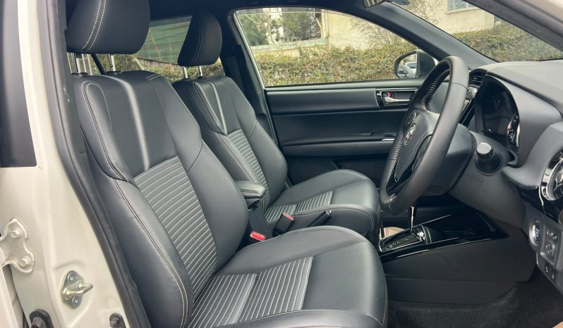 
								Toyota Harrier full									