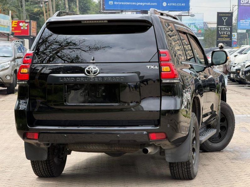 
								Toyota Land Cruiser Prado TXL full									