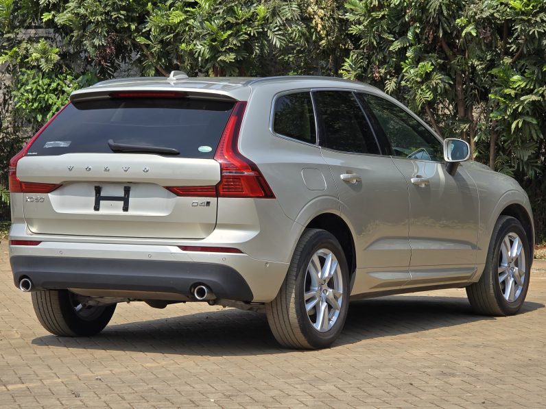 
								Volvo XC60 D4 full									