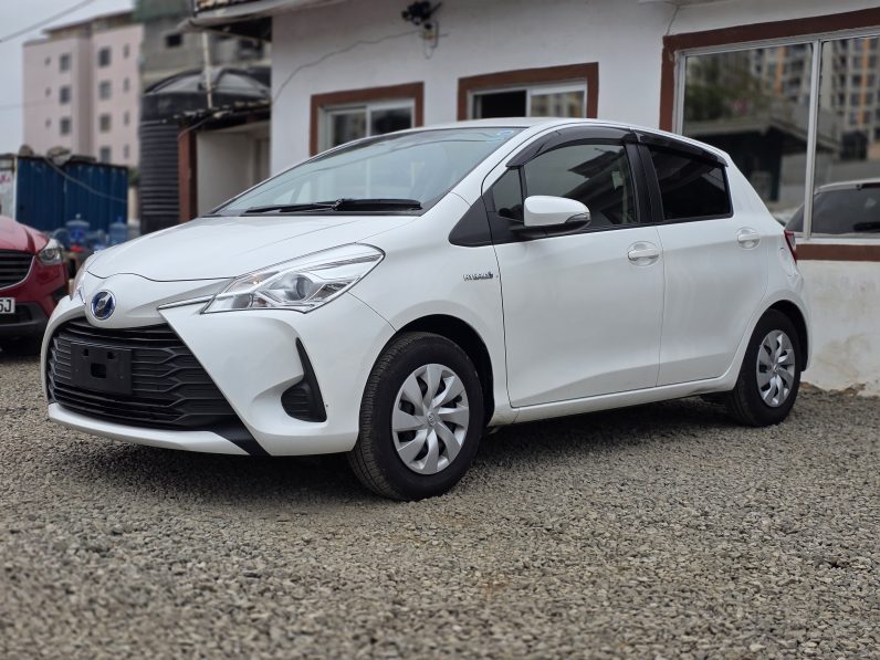 
								Toyota Vitz full									