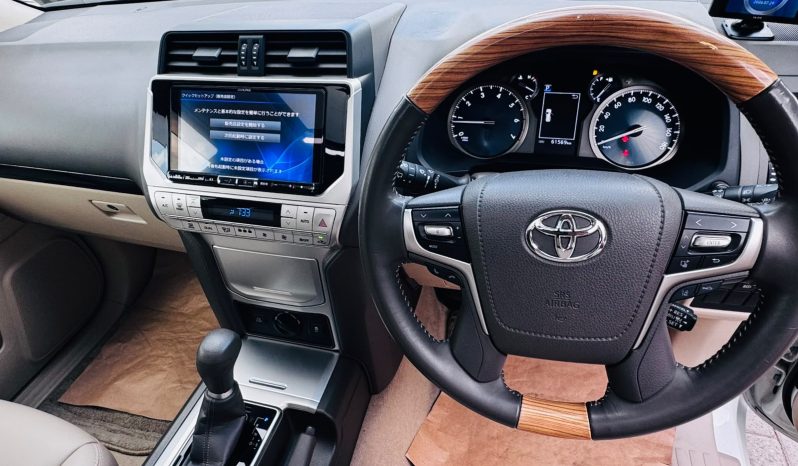 
								Toyota Land Cruiser Prado TXL full									