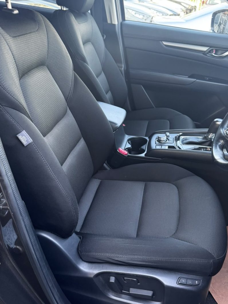 
								Mazda CX-5 full									