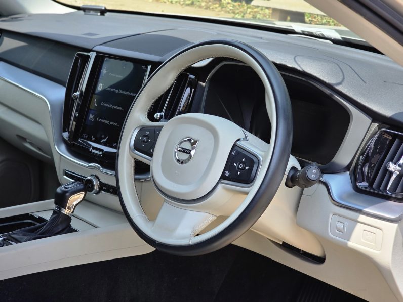 
								Volvo XC60 D4 full									