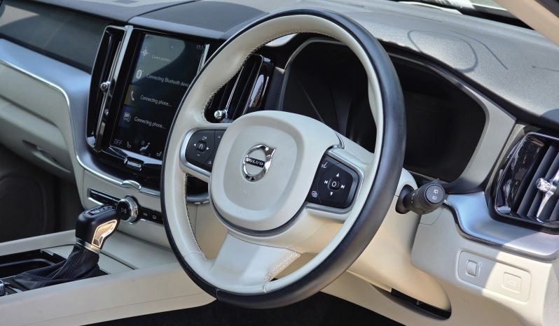 
								Volvo XC60 D4 full									