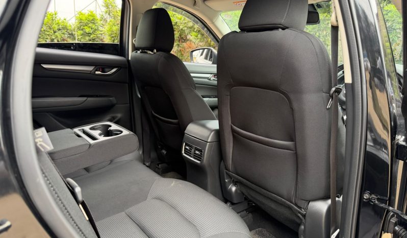 
								Mazda CX-5 full									
