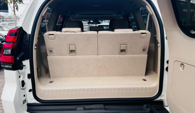 
								Toyota Land Cruiser Prado TXL full									