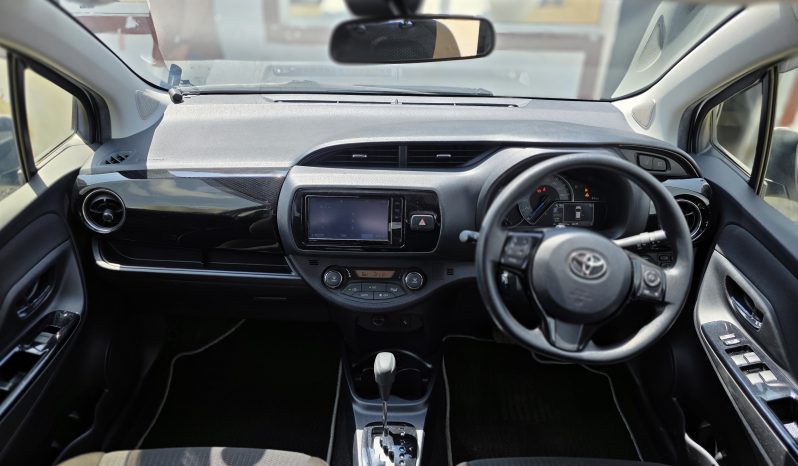 
								Toyota Vitz full									