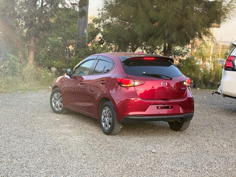 
								Mazda 2 full									