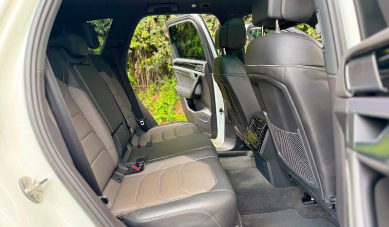 
								Volkswagen Touareg full									