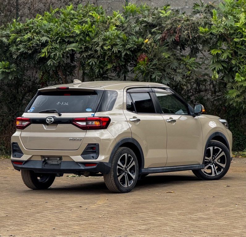 
								Daihatsu Rocky full									