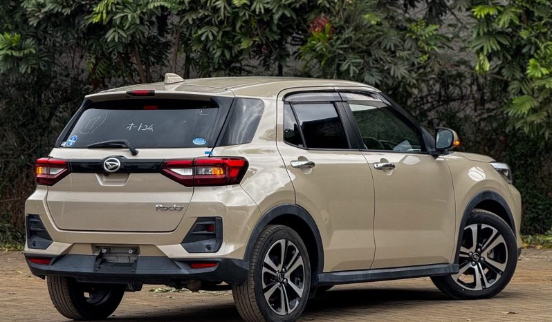 
								Daihatsu Rocky full									