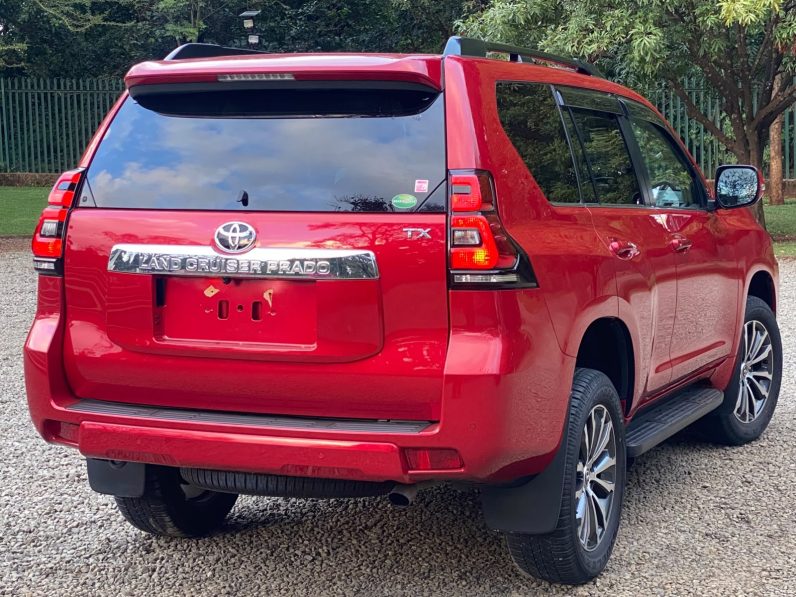 
								Toyota Land Cruiser Prado TXL full									