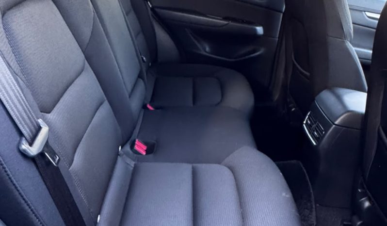 
								Mazda CX-5 full									