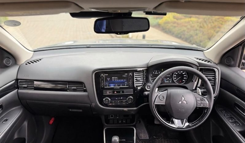 
								Mitsubishi Outlander full									