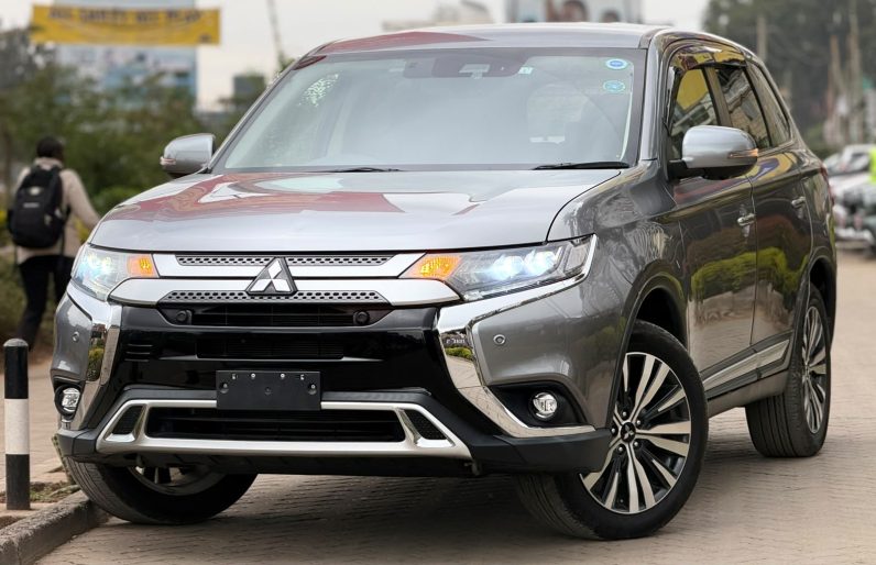 
								Mitsubishi Outlander full									