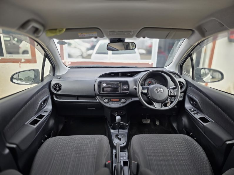 
								Toyota Vitz full									