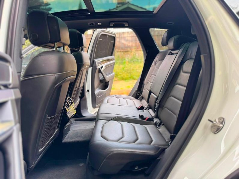 
								Volkswagen Touareg full									