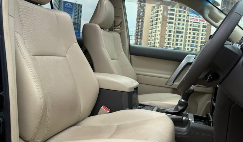 
								Toyota Land Cruiser Prado TXL full									