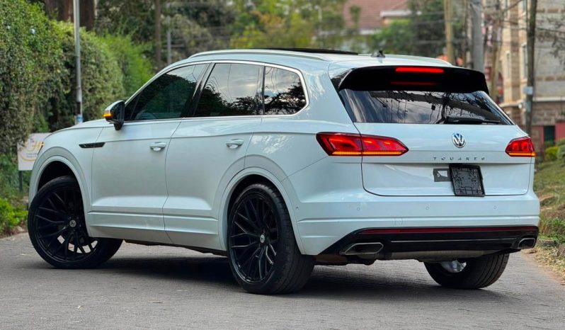 
								Volkswagen Touareg full									