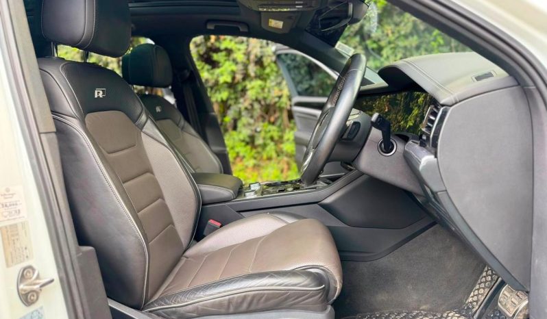 
								Volkswagen Touareg full									