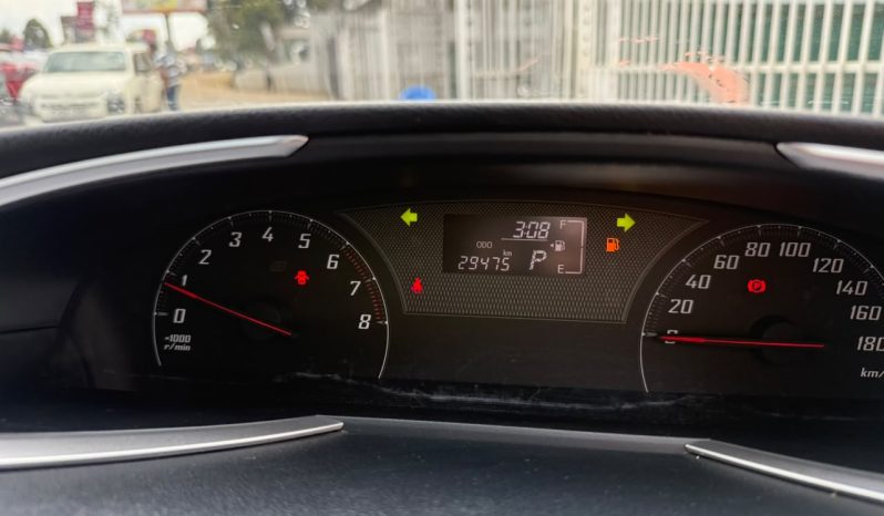
								Toyota Sienta full									