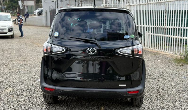 
								Toyota Sienta full									